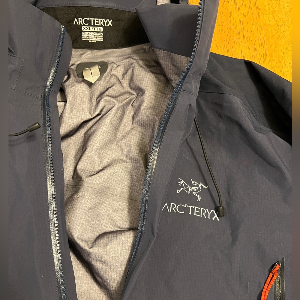 Arc’teryx Beta AR Gore Tex Shell Jacket - Nighthawk XXL Like New